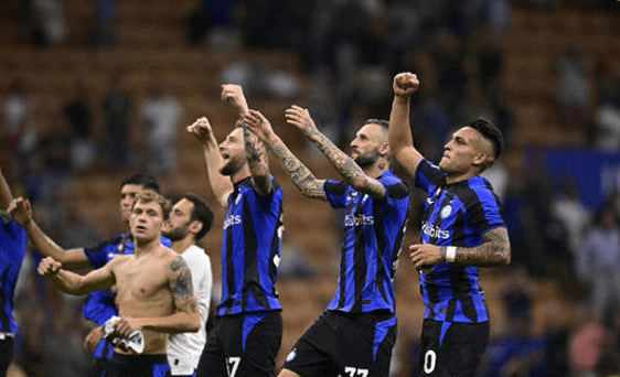 韩镕泽：赢下这场比赛是靠全队的信念，感谢球迷这一年的支持（韩镕泽：胜利源自团队信念，感谢球迷一年陪伴与支持）