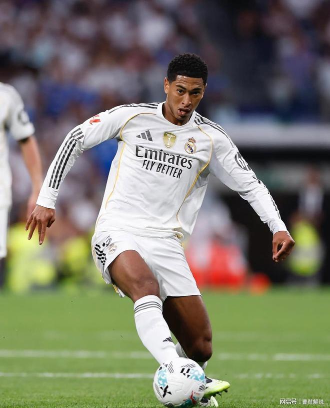 意媒：如果接受降薪，目前年薪600万欧的佩7可能与罗马续约（意媒：佩7年薪600万欧，若同意降薪或将与罗马续约）