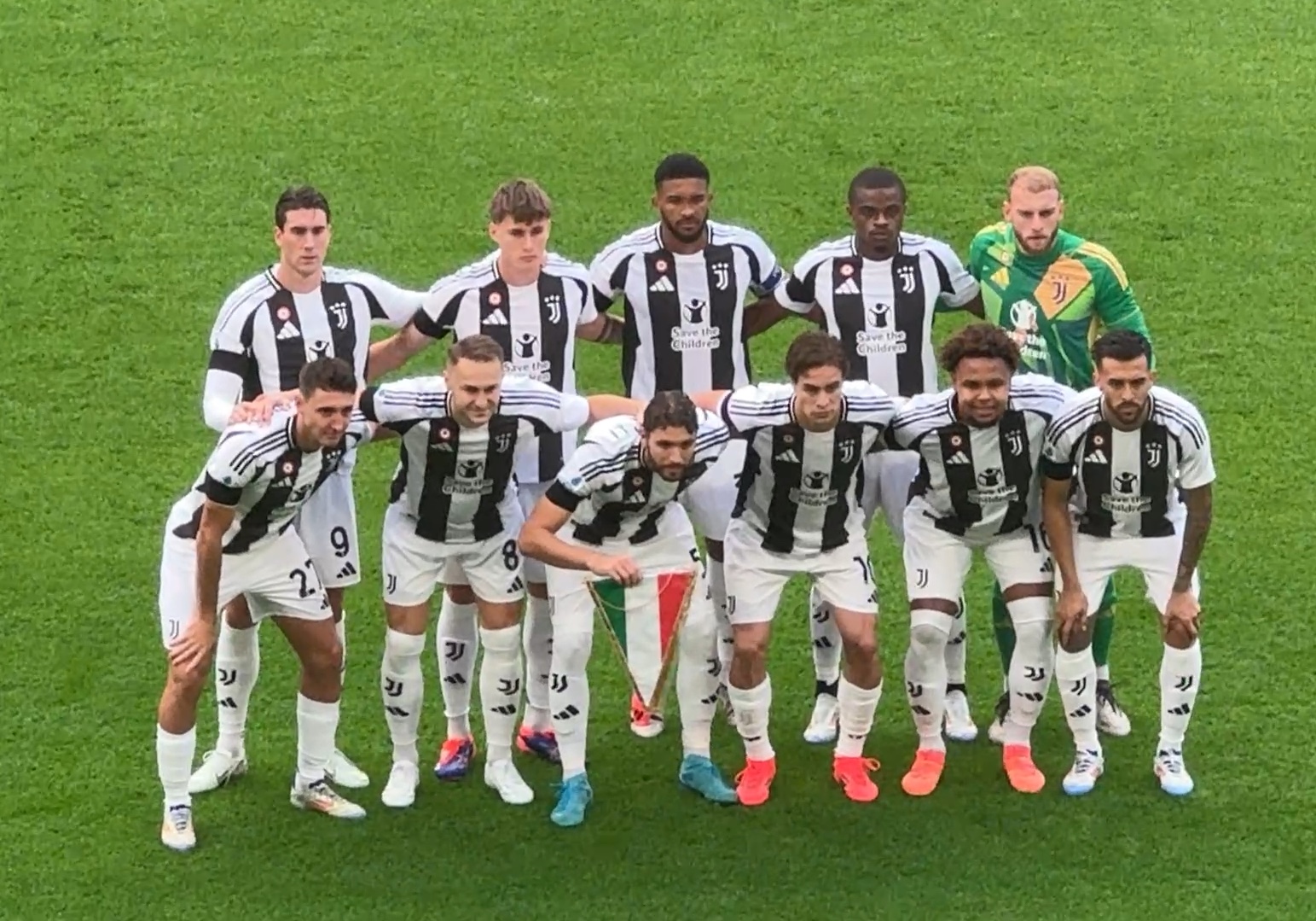 六台：赫伊森没有伤病问题，可以随皇马出战埃尔切（六台：赫伊森已无伤病困扰，将随皇马出战埃尔切）