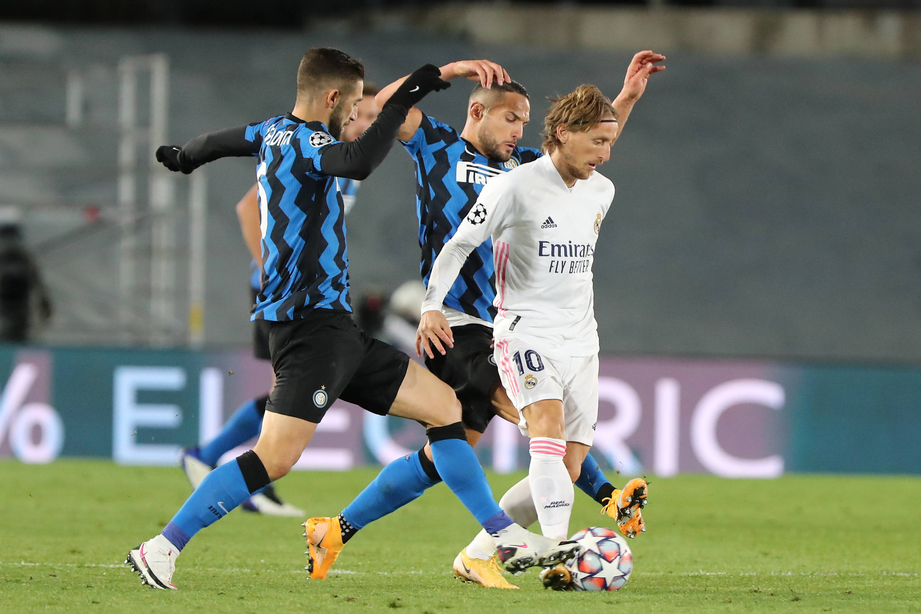 15场11球！19岁亿元小妖搅动冬窗，利物浦抢得赢吗？（19岁身价过亿新星15战11球引爆冬窗，利物浦能抢到手吗？）