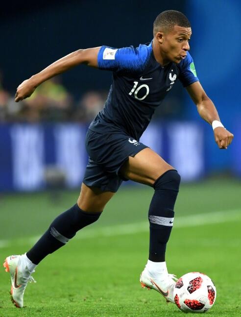 中国U22vs越南U22：拜合拉木、徐彬先发，胡荷韬、贺一然出战（中国U22对阵越南U22：拜合拉木、徐彬首发，胡荷韬、贺一然登场）