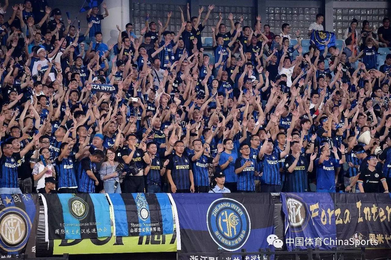 跟队记者：米兰将在周五和维尔图斯恩泰拉进行友谊赛（记者：米兰周五将与维尔图斯恩泰拉进行热身赛）