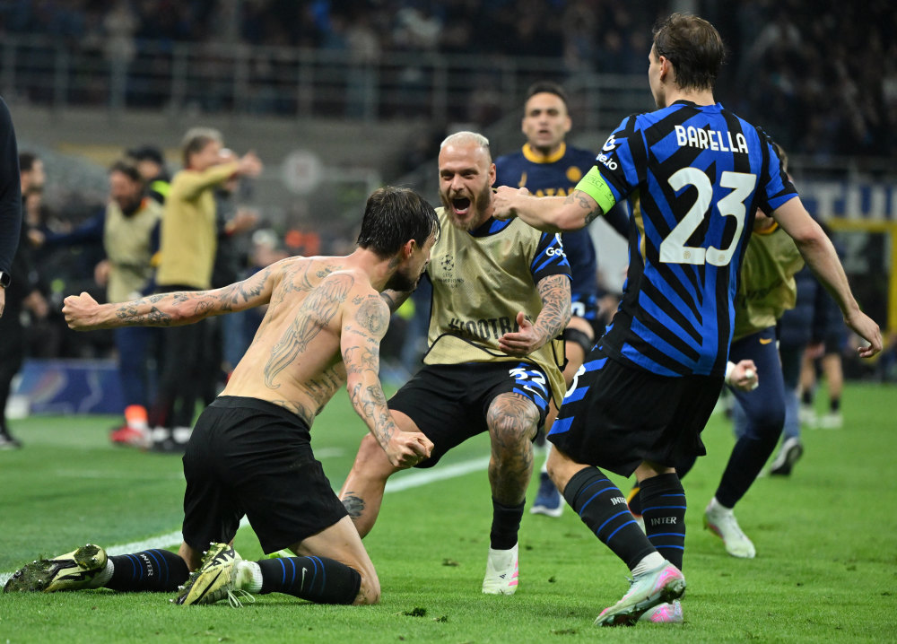 官方：广岛三箭巴西外援儒尼奥尔合同到期，赛季结束离队（官宣：广岛三箭巴西外援儒尼奥尔合同到期，赛季末将离队）