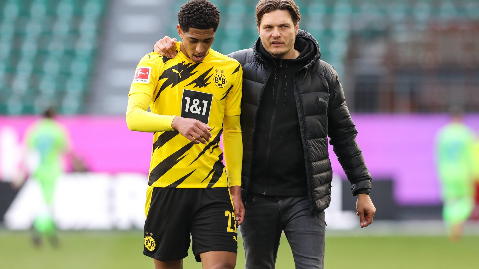 朱婷再现防守得分！13分助科内世俱杯开门红，球馆简陋被球迷吐槽（朱婷防守再立功！轰下13分助科内世俱杯旗开得胜，简陋球馆遭球迷吐槽）